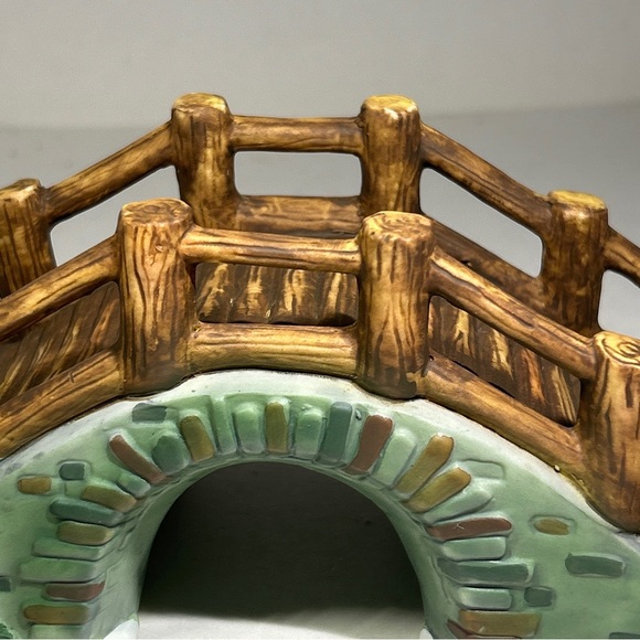 Vtg 2001 Santas Workbench 8”x3” Porcelain Bridge Snow Scene Christmas w/Box - Picture 9 of 13